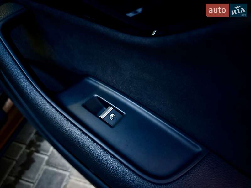 Позашляховик / Кросовер Audi Q7 2017 в Одесі