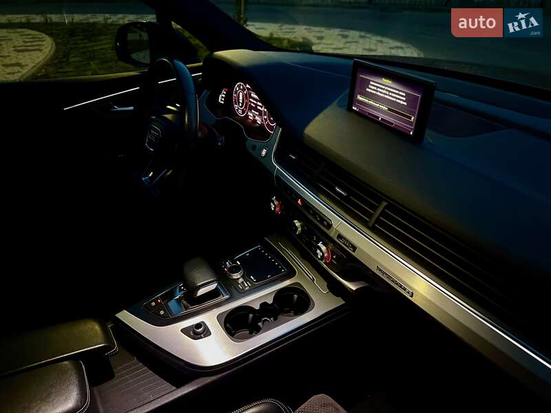 Позашляховик / Кросовер Audi Q7 2017 в Одесі