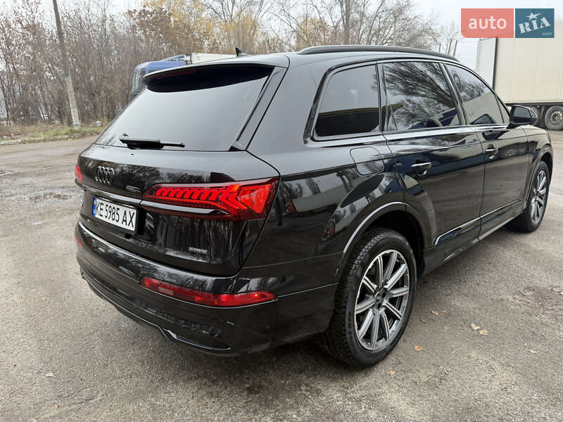 Позашляховик / Кросовер Audi Q7 2023 в Дніпрі