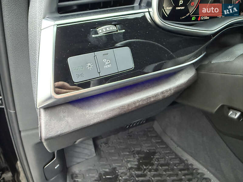 Позашляховик / Кросовер Audi Q7 2023 в Дніпрі