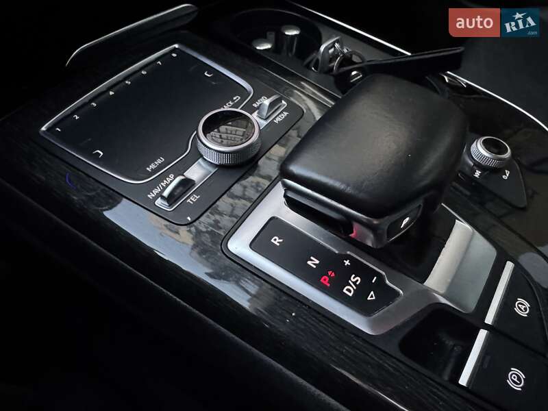 Позашляховик / Кросовер Audi Q7 2015 в Хмельницькому