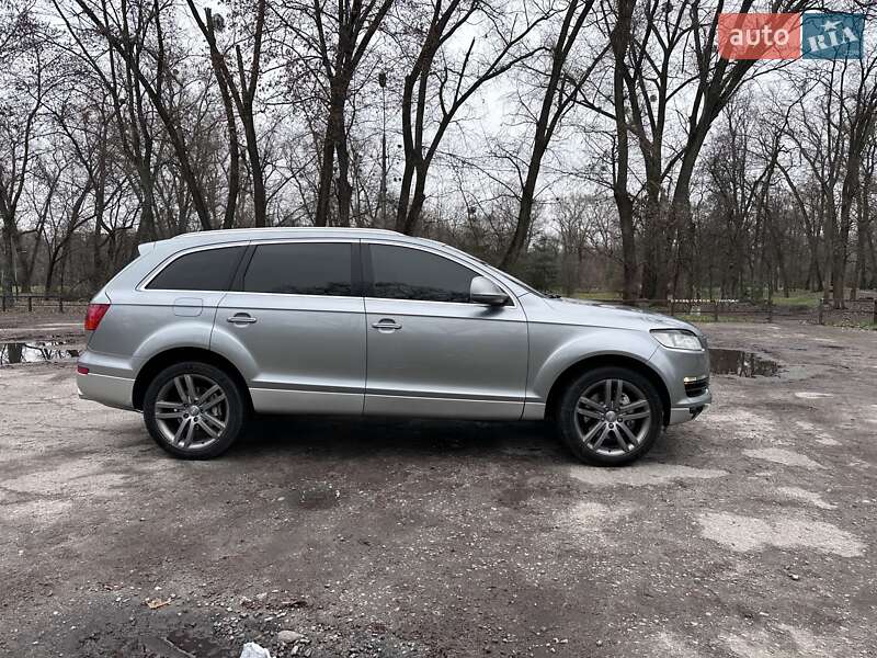 Позашляховик / Кросовер Audi Q7 2006 в Сумах