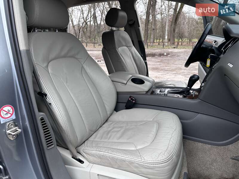 Позашляховик / Кросовер Audi Q7 2006 в Сумах