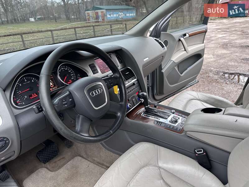 Позашляховик / Кросовер Audi Q7 2006 в Сумах