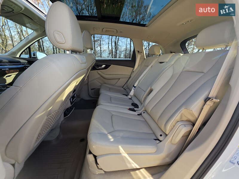 Внедорожник / Кроссовер Audi Q7 2016 в Луцке