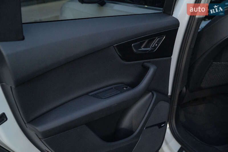 Внедорожник / Кроссовер Audi Q7 2020 в Черновцах