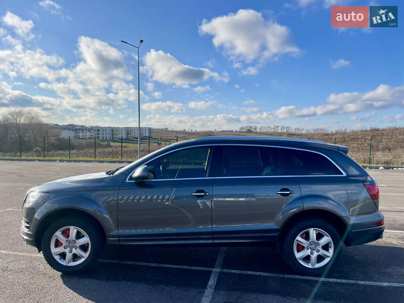Позашляховик / Кросовер Audi Q7 2015 в Рівному