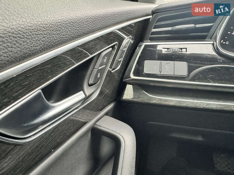 Внедорожник / Кроссовер Audi Q7 2020 в Ровно
