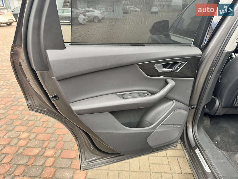 Внедорожник / Кроссовер Audi Q7 2020 в Ровно
