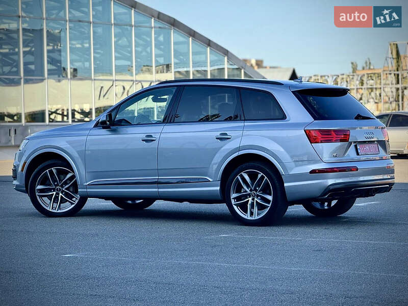 Внедорожник / Кроссовер Audi Q7 2017 в Киеве
