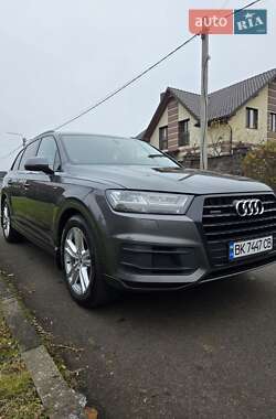 Внедорожник / Кроссовер Audi Q7 2018 в Ровно