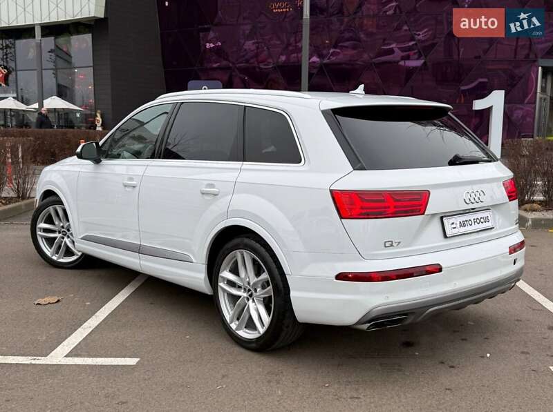 Позашляховик / Кросовер Audi Q7 2016 в Києві