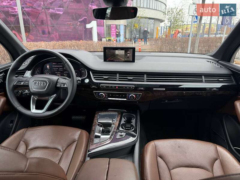 Позашляховик / Кросовер Audi Q7 2016 в Києві