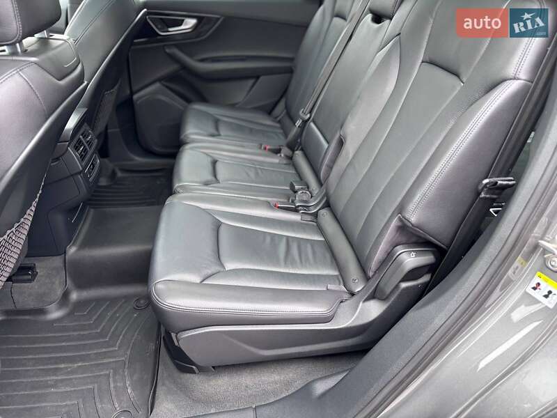 Внедорожник / Кроссовер Audi Q7 2017 в Коломые