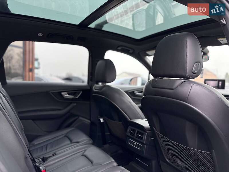 Внедорожник / Кроссовер Audi Q7 2017 в Коломые