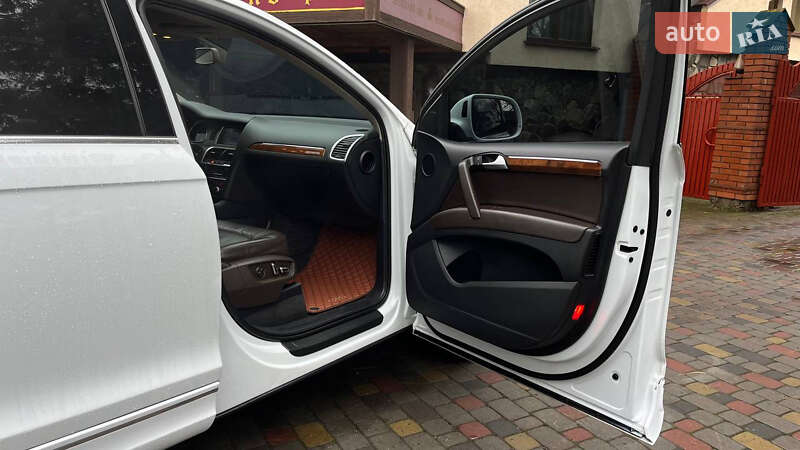 Позашляховик / Кросовер Audi Q7 2015 в Хмельницькому