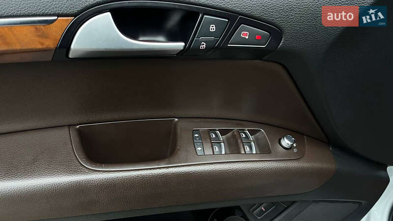 Позашляховик / Кросовер Audi Q7 2015 в Хмельницькому