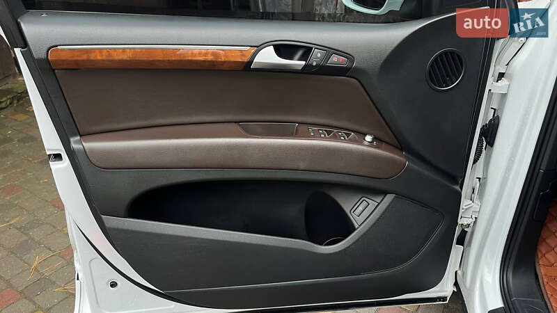 Позашляховик / Кросовер Audi Q7 2015 в Хмельницькому