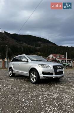Позашляховик / Кросовер Audi Q7 2006 в Чернівцях