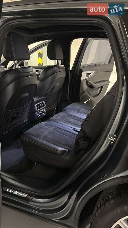 Внедорожник / Кроссовер Audi Q7 2017 в Киеве