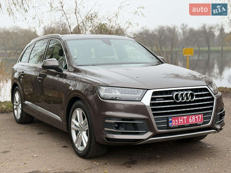 Внедорожник / Кроссовер Audi Q7 2017 в Ровно