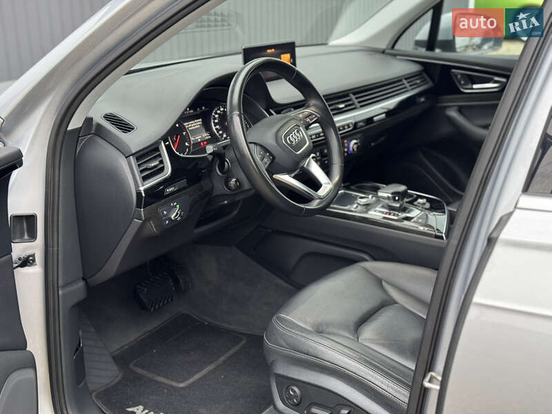 Позашляховик / Кросовер Audi Q7 2015 в Стрию