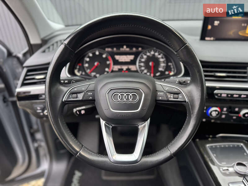 Позашляховик / Кросовер Audi Q7 2015 в Стрию