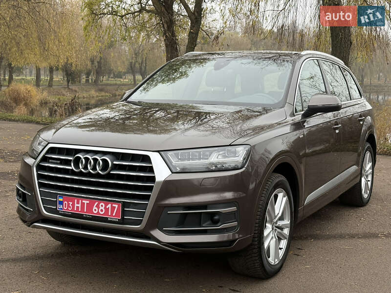 Внедорожник / Кроссовер Audi Q7 2017 в Ровно