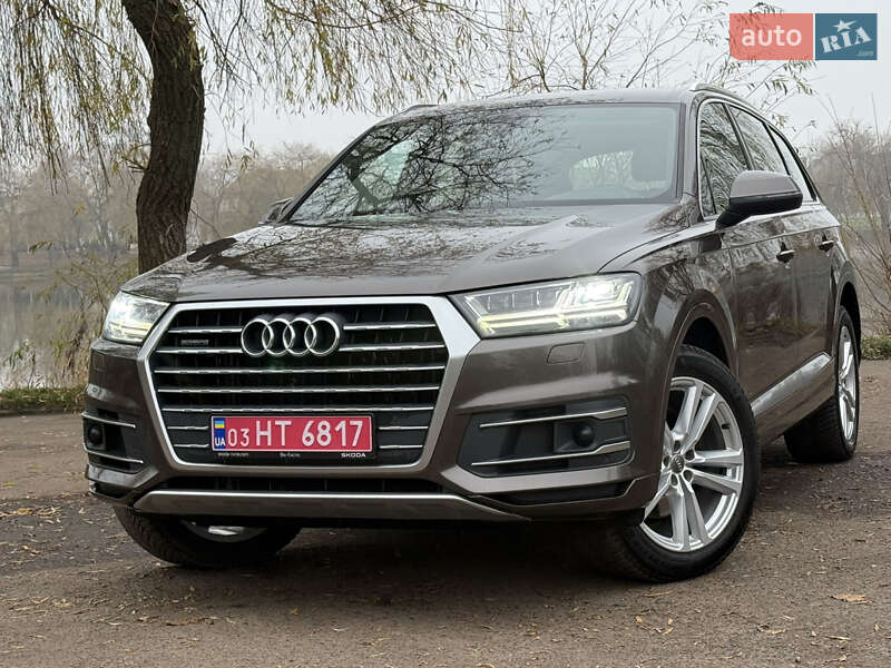 Внедорожник / Кроссовер Audi Q7 2017 в Ровно