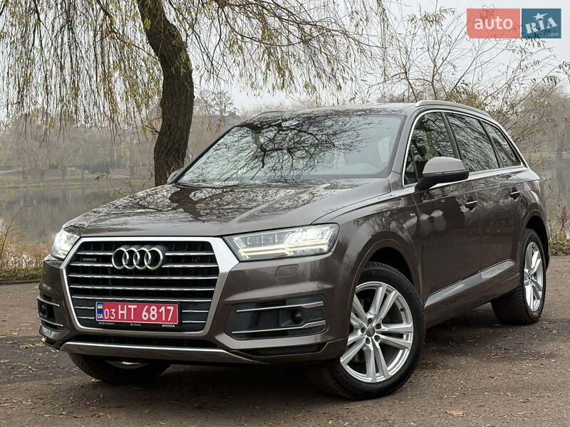 Внедорожник / Кроссовер Audi Q7 2017 в Ровно