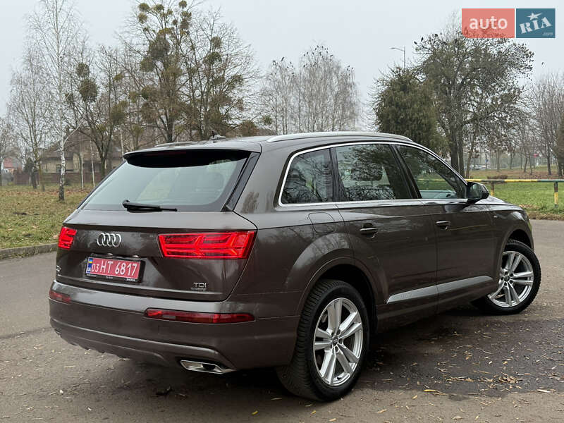 Внедорожник / Кроссовер Audi Q7 2017 в Ровно