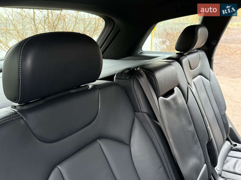 Внедорожник / Кроссовер Audi Q7 2017 в Ровно