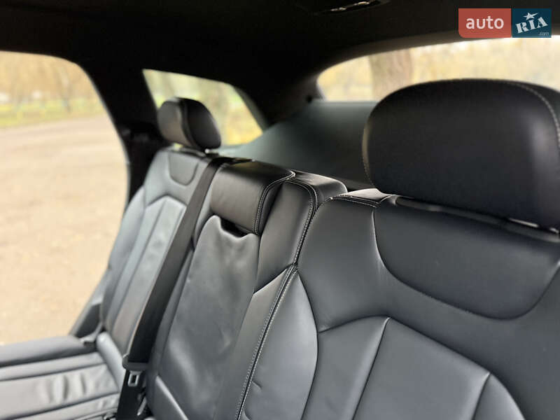 Внедорожник / Кроссовер Audi Q7 2017 в Ровно