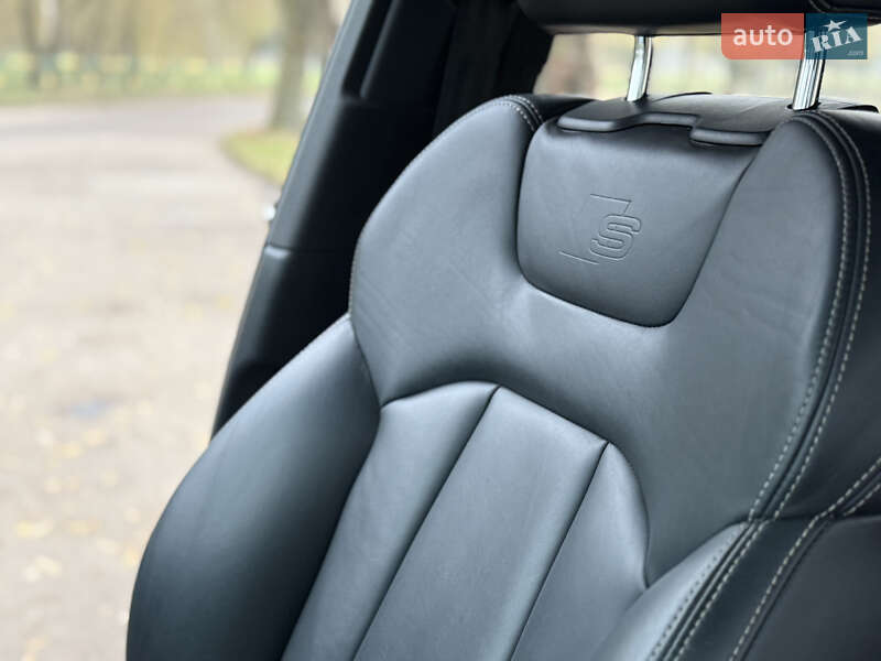 Внедорожник / Кроссовер Audi Q7 2017 в Ровно