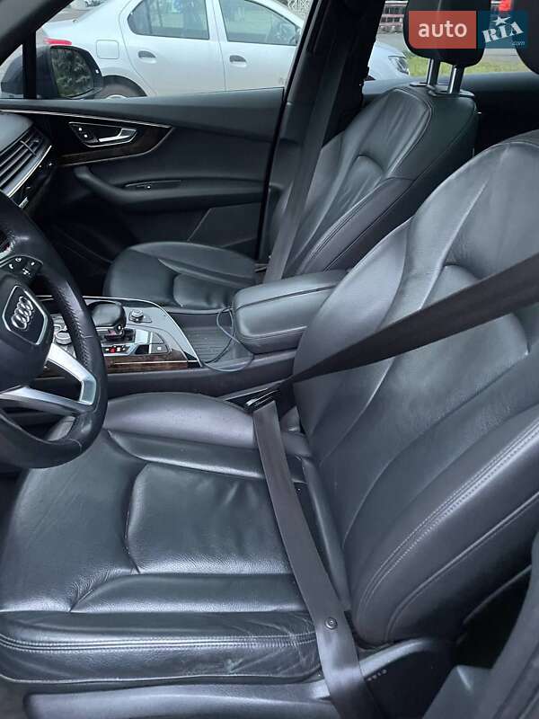 Внедорожник / Кроссовер Audi Q7 2017 в Сарнах