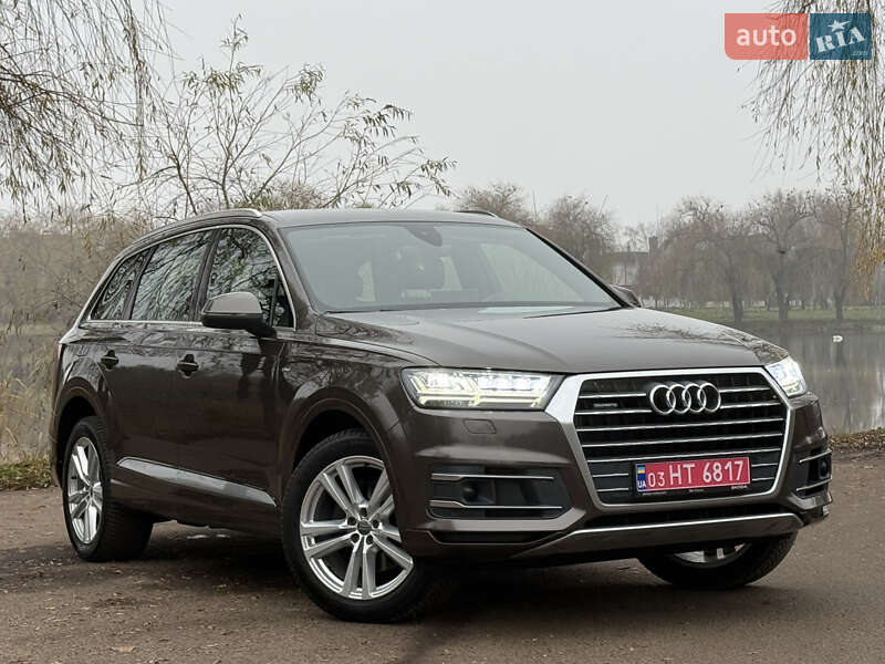 Внедорожник / Кроссовер Audi Q7 2017 в Ровно