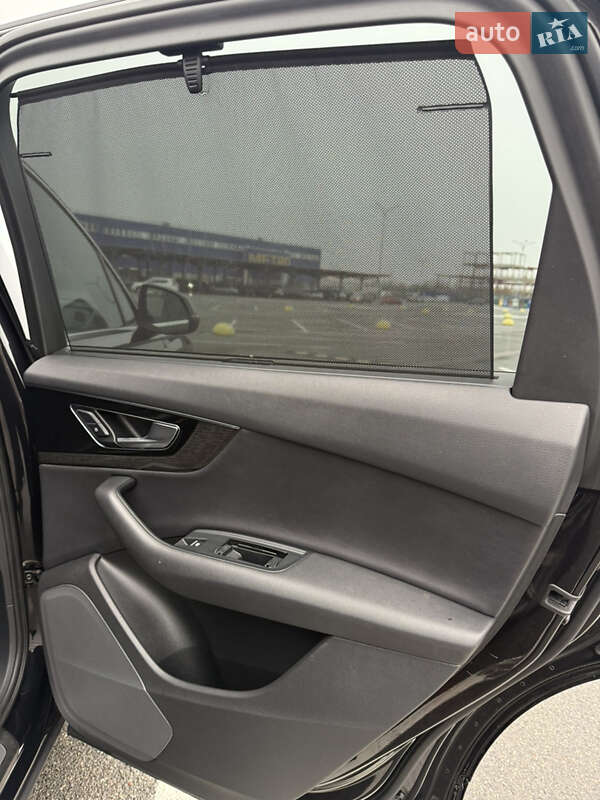 Позашляховик / Кросовер Audi Q7 2017 в Києві фото 36 Позашляховик / Кросовер Audi Q7 2017 в Києві