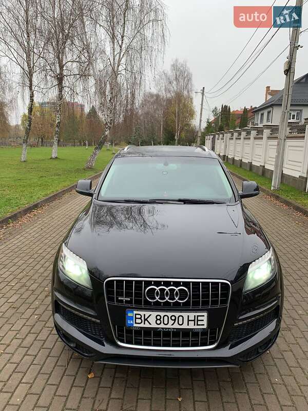 Позашляховик / Кросовер Audi Q7 2014 в Рівному