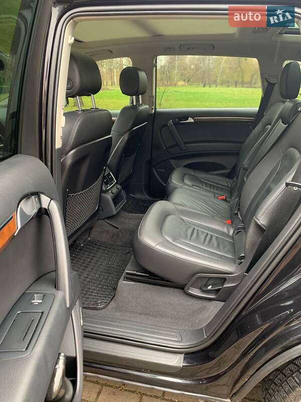 Позашляховик / Кросовер Audi Q7 2014 в Рівному