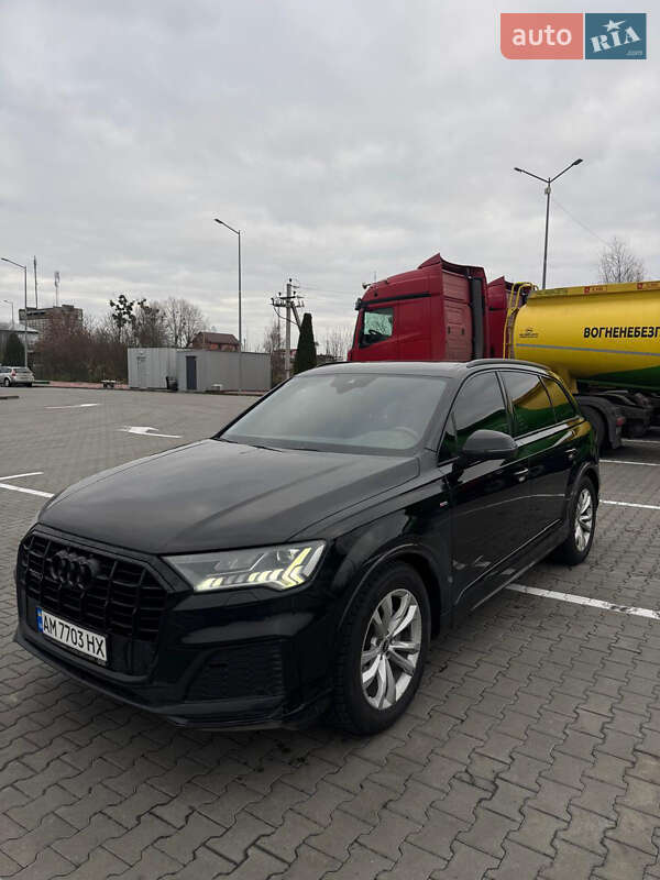Позашляховик / Кросовер Audi Q7 2021 в Житомирі