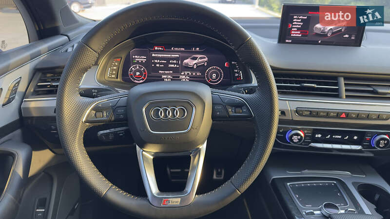 Внедорожник / Кроссовер Audi Q7 2016 в Павлограде