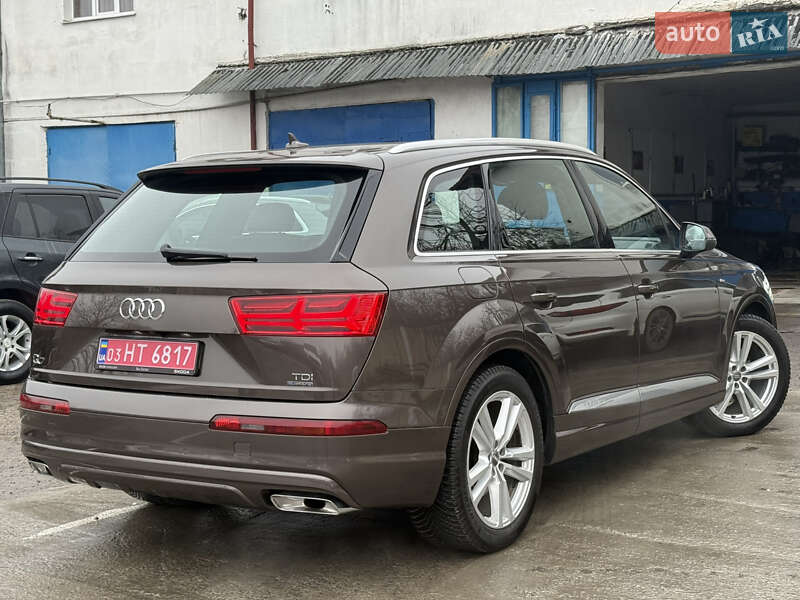 Внедорожник / Кроссовер Audi Q7 2017 в Ровно