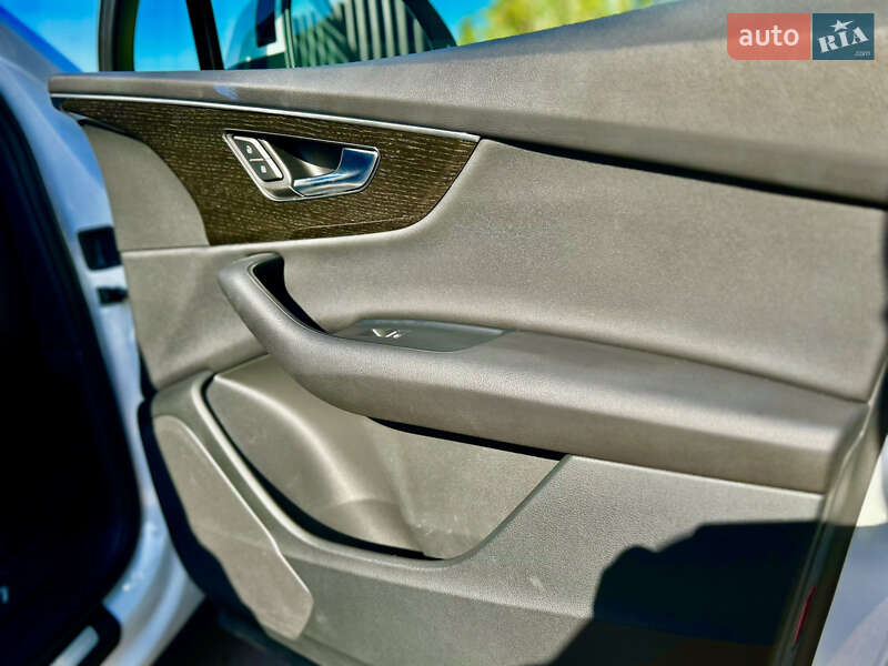 Внедорожник / Кроссовер Audi Q7 2022 в Тернополе