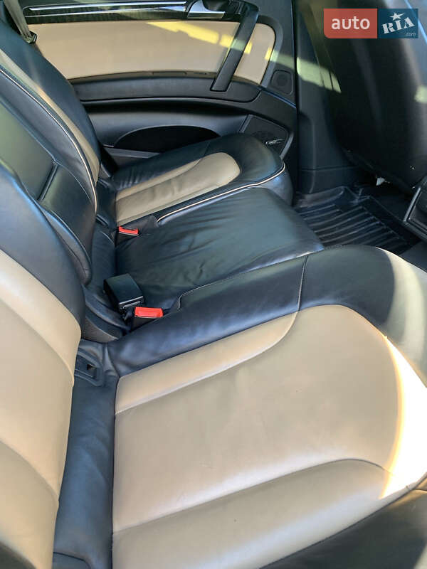 Позашляховик / Кросовер Audi Q7 2013 в Буську