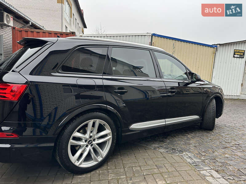 Внедорожник / Кроссовер Audi Q7 2019 в Житомире