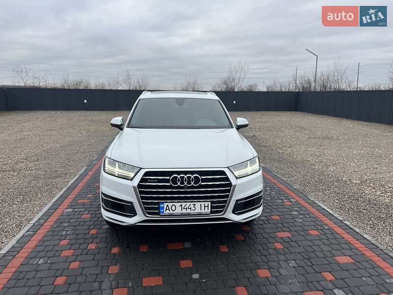 Позашляховик / Кросовер Audi Q7 2016 в Виноградові