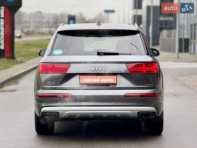 Позашляховик / Кросовер Audi Q7 2019 в Києві