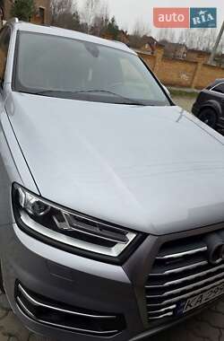 Внедорожник / Кроссовер Audi Q7 2015 в Киеве
