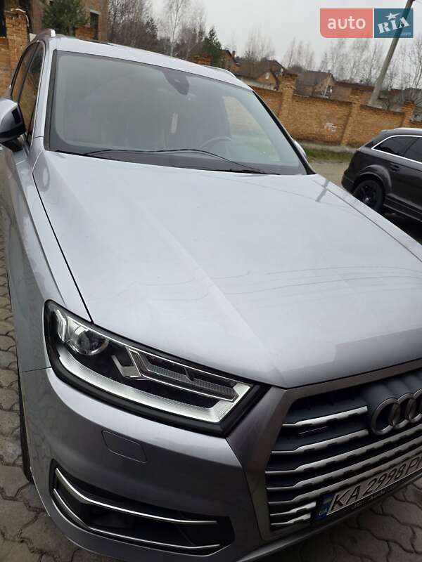 Позашляховик / Кросовер Audi Q7 2015 в Києві