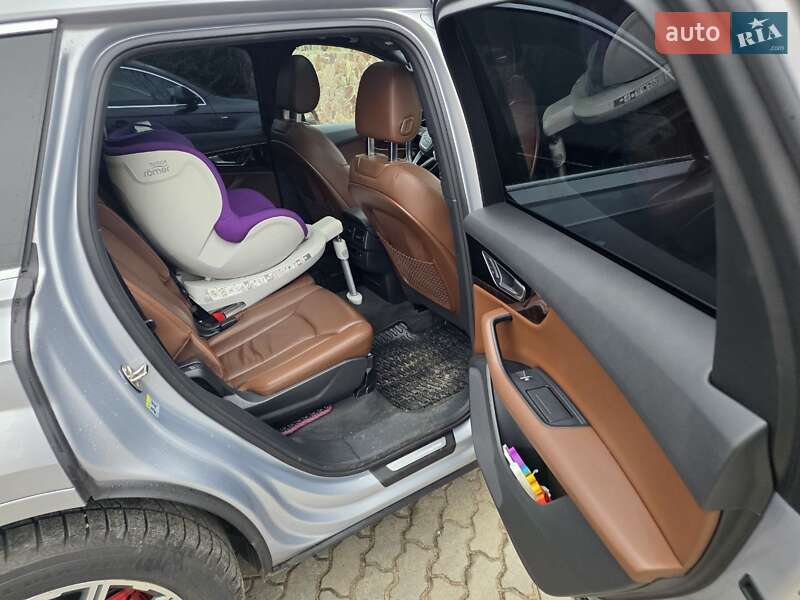 Позашляховик / Кросовер Audi Q7 2015 в Києві